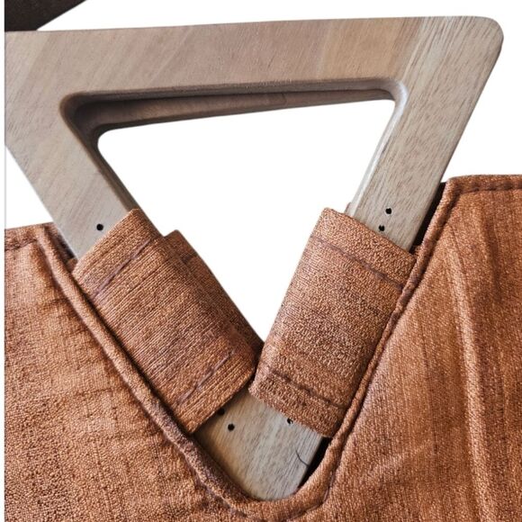 Stylish Modern Shoulder Bag With Wooden Handle NWOT Cloth Lightweight - Picture 8 of 15